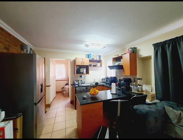 BEDROOM APARTMENT RENTED IN HALFWAY GARDENS